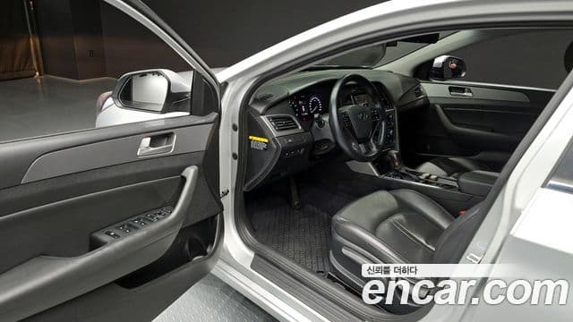 Hyundai LF Sonata Special, 2016 10