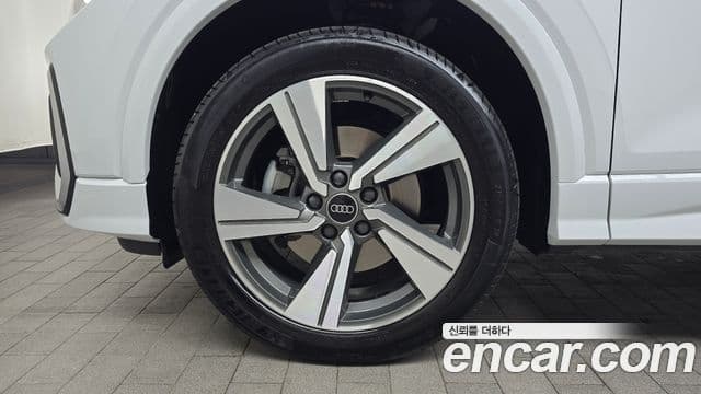 Audi Q2 Premium, 2023 все фото