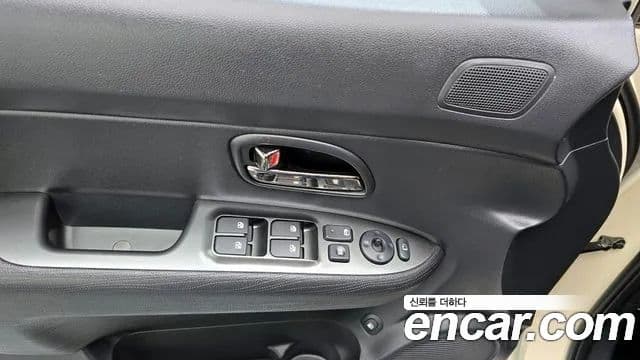 Kia 뉴카렌스 топовая версия, 2012 17