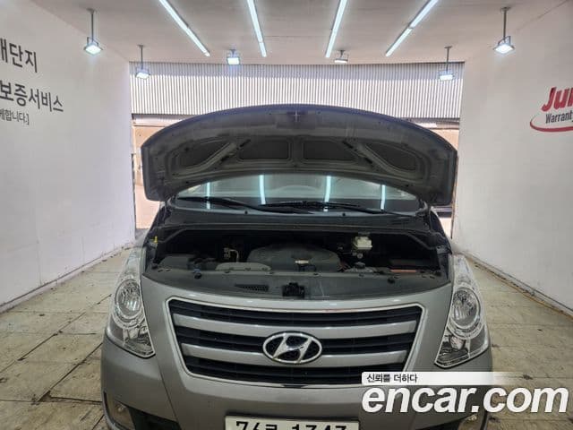 Hyundai Grand Starex CVX Deluxe, 2016 15