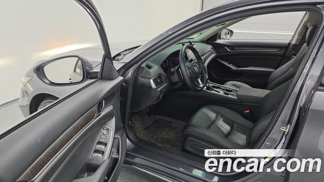 Honda Accord 10세대 1.5 турбо, 2019 11