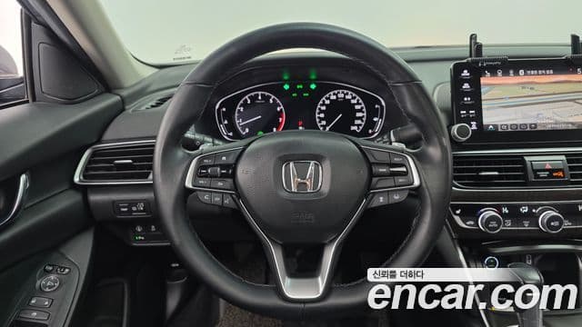 Honda Accord 10세대 1.5 турбо, 2019 13