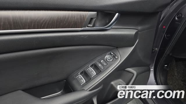 Honda Accord 10세대 1.5 турбо, 2019 17