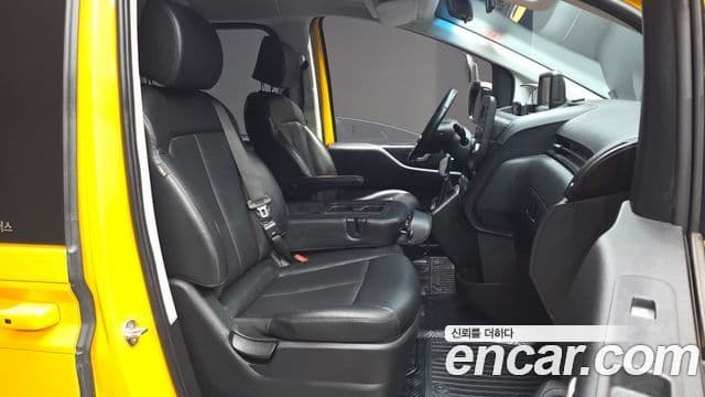Hyundai Staria 15인승, 2022 11