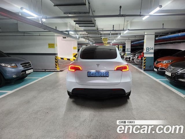 Tesla модель Y, 2024 3