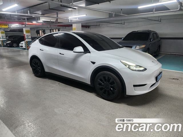 Tesla модель Y, 2024 4