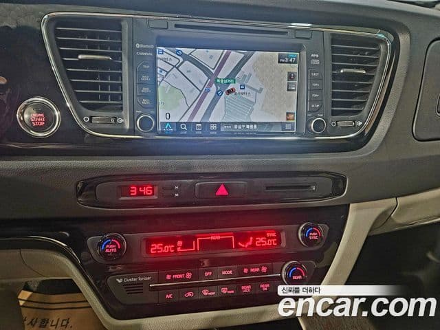 Kia All New Carnival Prestige, 2016 12