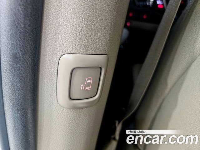 Kia All New Carnival Prestige, 2016 17