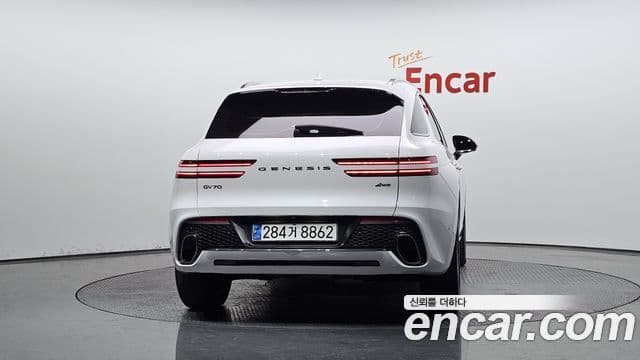 Genesis GV70, 2021 4