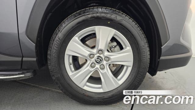 Toyota RAV4 5세대, 2020 все фото