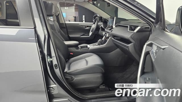 Toyota RAV4 5세대, 2020 11