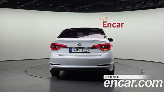 Hyundai LF Sonata Style, 2016 4