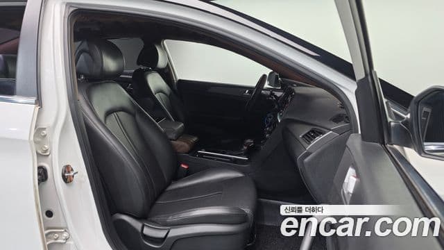 Hyundai LF Sonata Style, 2016 10