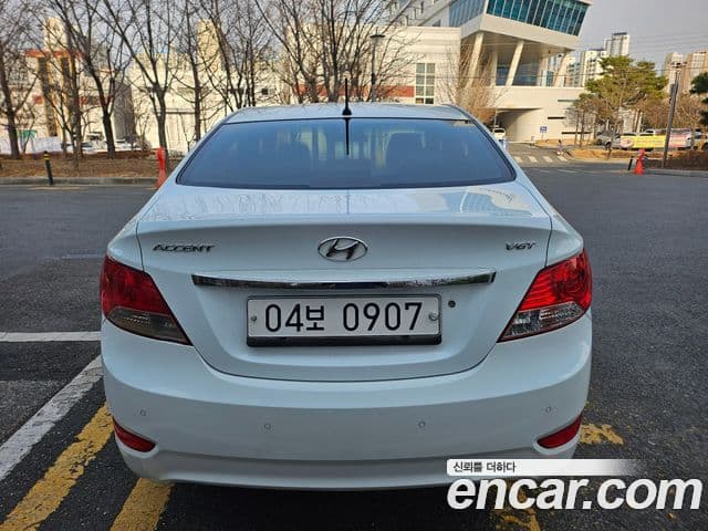 Hyundai Accent(новый кузов / новое поколение) Premium, 2013 4
