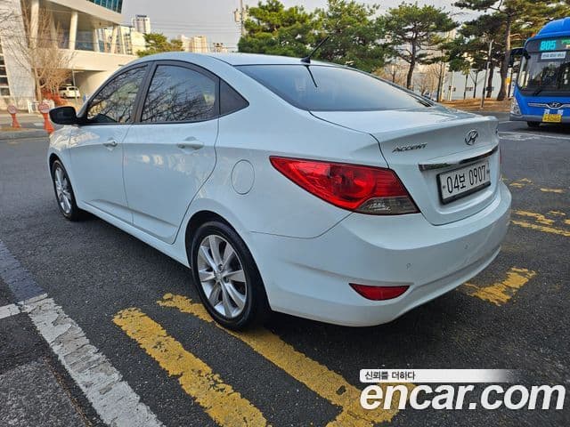Hyundai Accent(новый кузов / новое поколение) Premium, 2013 6