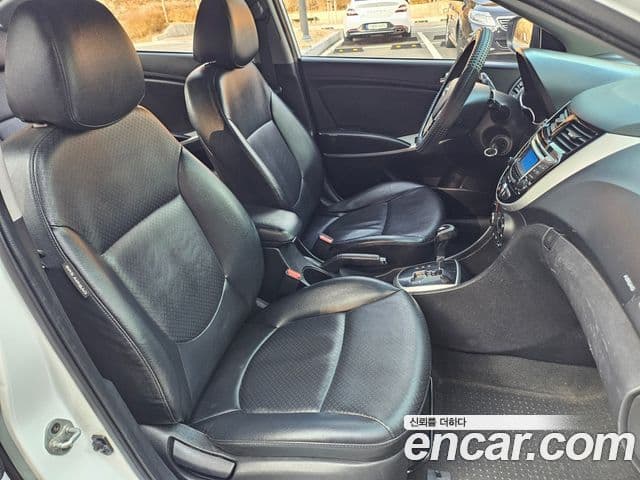 Hyundai Accent(новый кузов / новое поколение) Premium, 2013 9