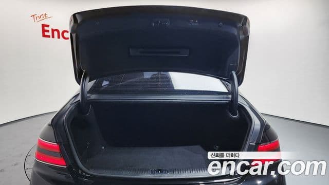 Genesis G90 Luxury, 2019 20