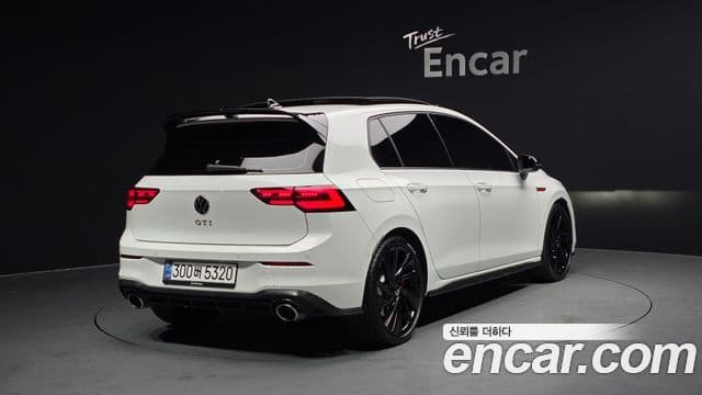Volkswagen Гольф 8세대 2.0 GTI, 2024 2