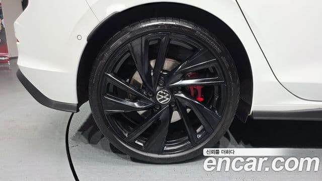 Volkswagen Гольф 8세대 2.0 GTI, 2024 все фото