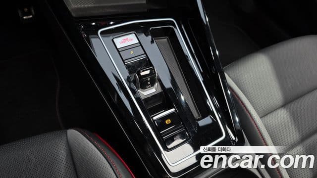 Volkswagen Гольф 8세대 2.0 GTI, 2024 9