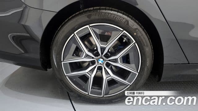 BMW i5 (G60) xDrive 40 M Sport, 2026 все фото