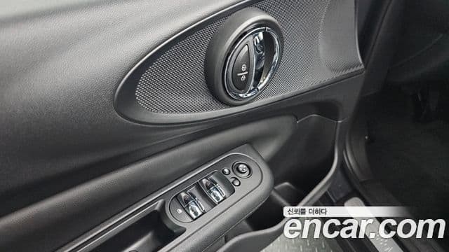 Mini Cooper SD 클럽맨 2세대, 2020 17