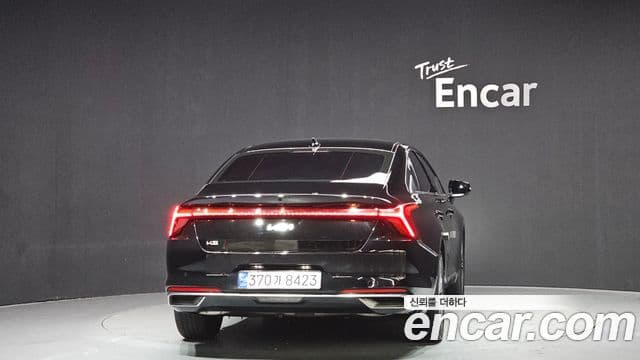 Kia K8 Signature, 2023 4