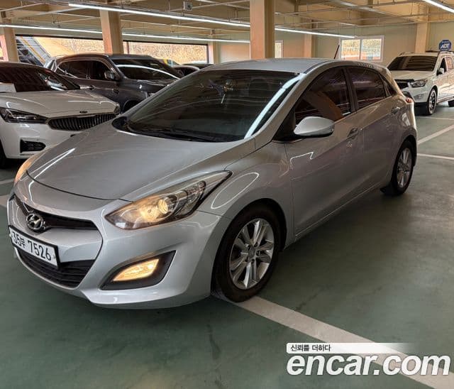 Hyundai i30(новый кузов / новое поколение) дизель 1.6 VGT Unique, 2012 3
