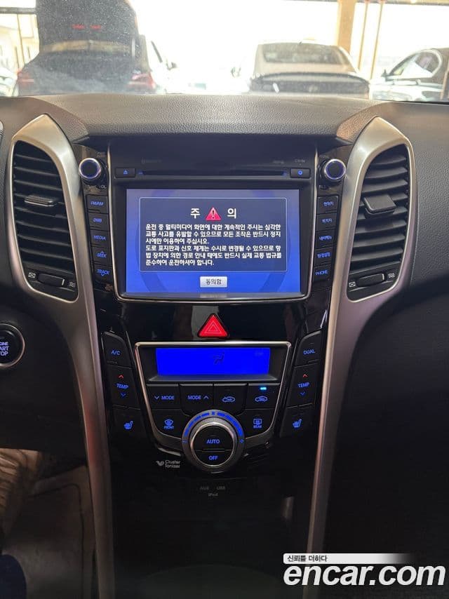 Hyundai i30(новый кузов / новое поколение) дизель 1.6 VGT Unique, 2012 8