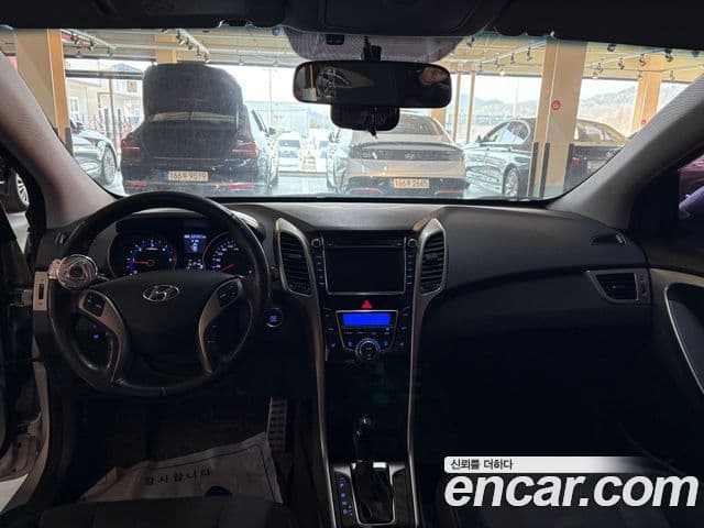 Hyundai i30(новый кузов / новое поколение) дизель 1.6 VGT Unique, 2012 12