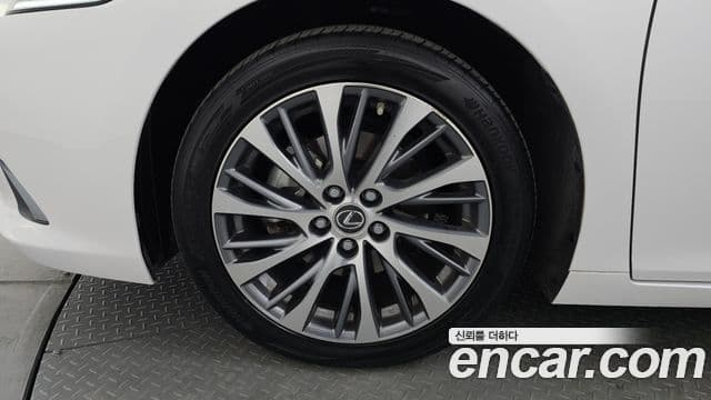 Lexus ES300h 7세대 Luxury, 2019 все фото