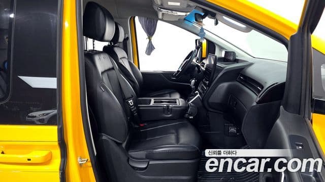 Hyundai Staria 15인승, 2022 11