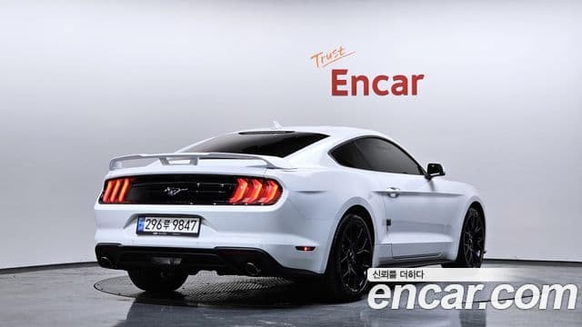 Ford Mustang купе, 2022 2