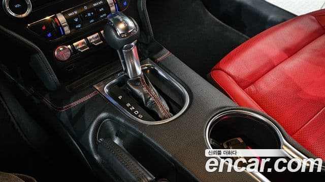 Ford Mustang купе, 2022 9