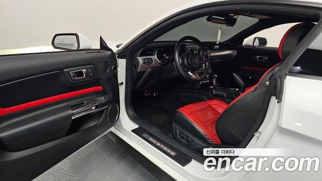 Ford Mustang купе, 2022 10