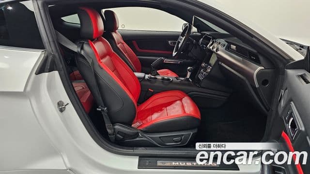 Ford Mustang купе, 2022 11