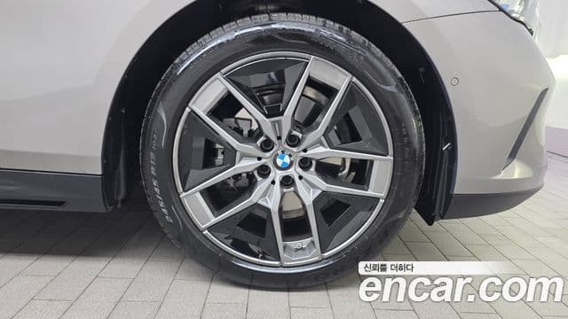 BMW 5시리즈 (G60), 2025 все фото