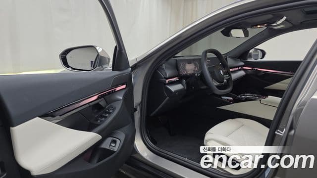 BMW 5시리즈 (G60), 2025 10