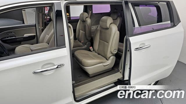 Kia All New Carnival Prestige, 2015 11