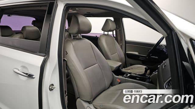 Kia All New Carnival Prestige, 2015 12