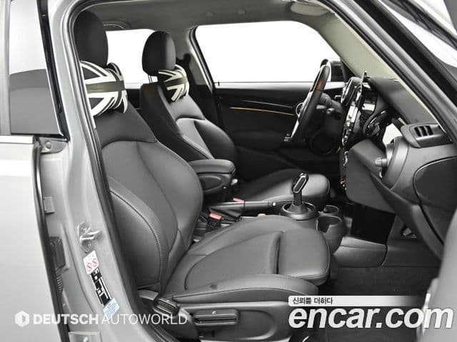 Mini Cooper 3세대, 2023 10