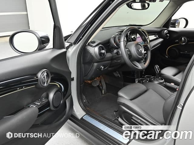 Mini Cooper 3세대, 2023 11