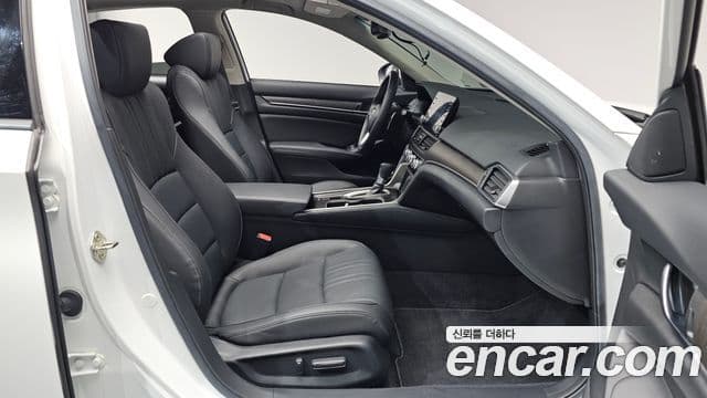 Honda Accord 10세대 1.5 турбо, 2019 11