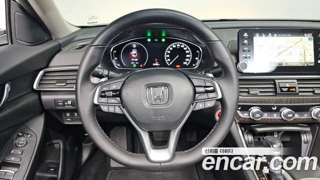 Honda Accord 10세대 1.5 турбо, 2019 13