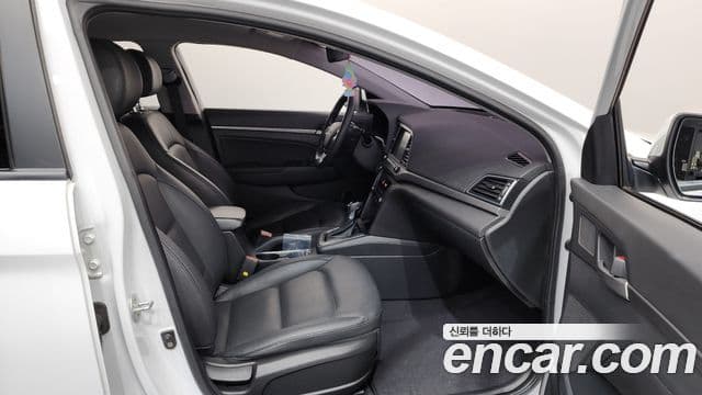 Hyundai Avante AD 1.6 GDI Value Plus, 2018 11