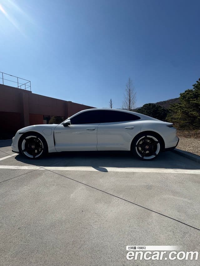 Porsche 타이칸 базовый, 2022 3