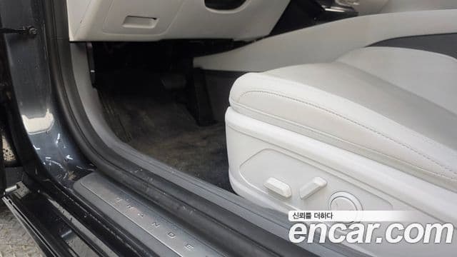 Hyundai Grandeur (GN7) Premium, 2023 18