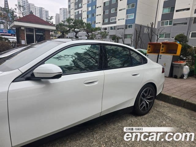 BMW 5시리즈 (G60) 523d M Sport, 2025 4