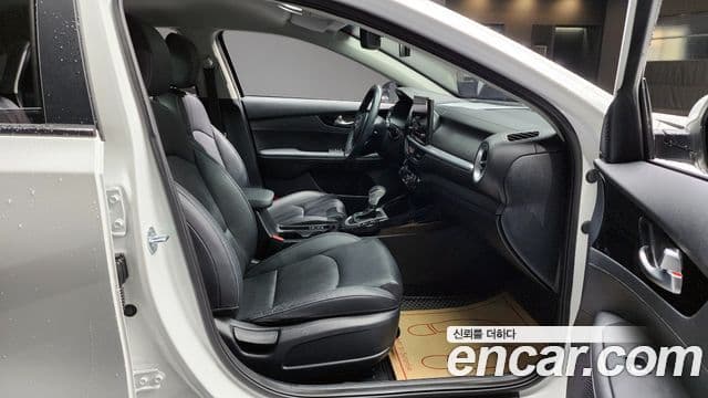 Kia The / новый New K3 2세대 Signature, 2023 10