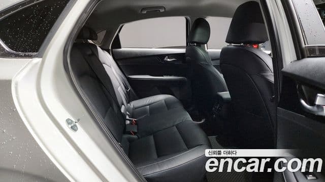 Kia The / новый New K3 2세대 Signature, 2023 12